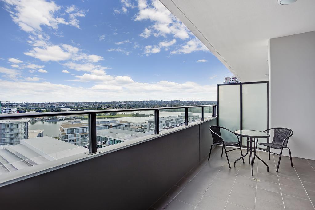Astra Apartments Rhodes Sydney Room photo