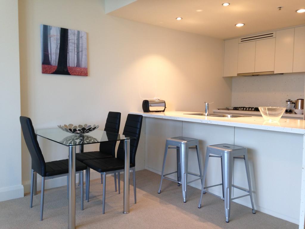 Astra Apartments Rhodes Sydney Room photo