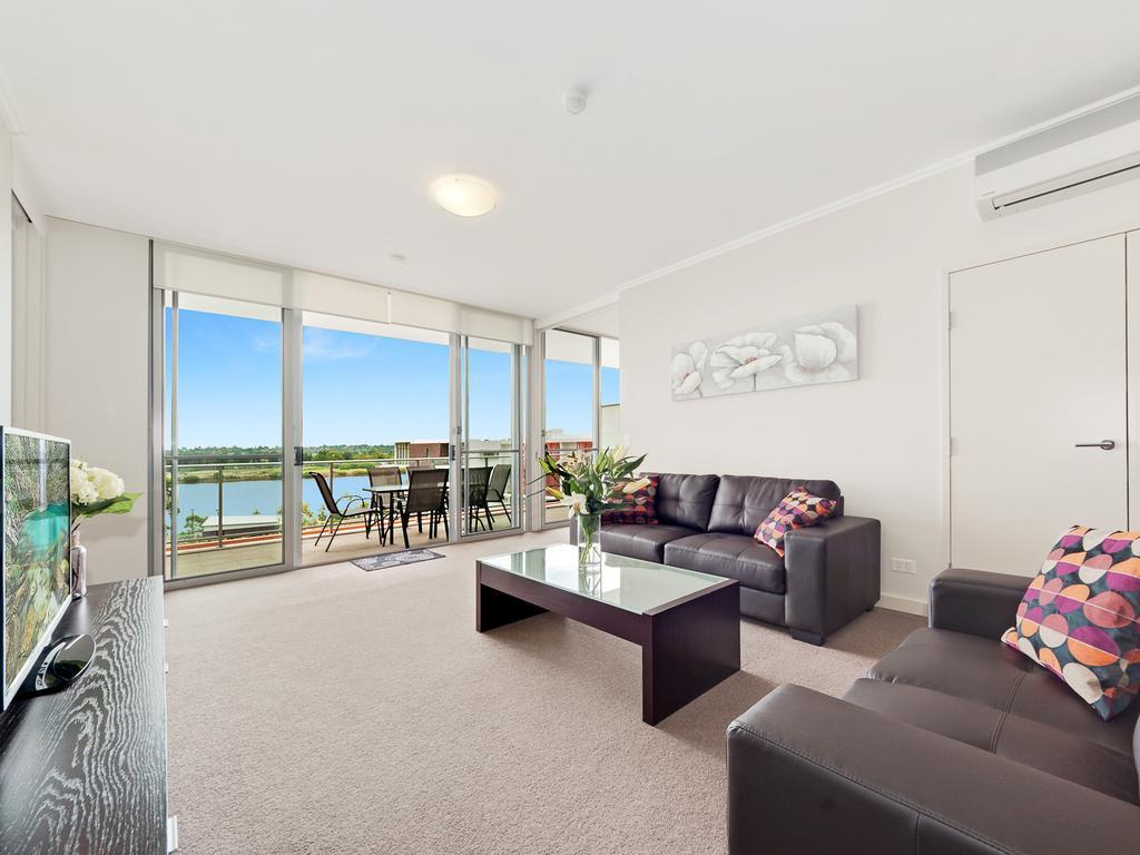 Astra Apartments Rhodes Sydney Room photo